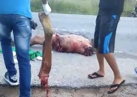 Man is torn apart when suffers a traffic accident in Brazil.