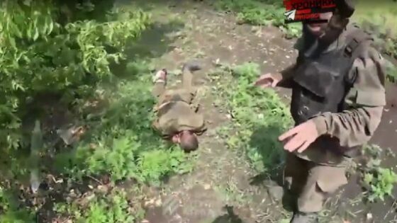 Russian soldier is caught with a grenade and killed Photo 0001 Video Thumb